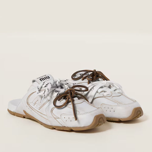 뉴발란스 x 미우 미우 530 SL 데코 카프 레더 뮬 화이트